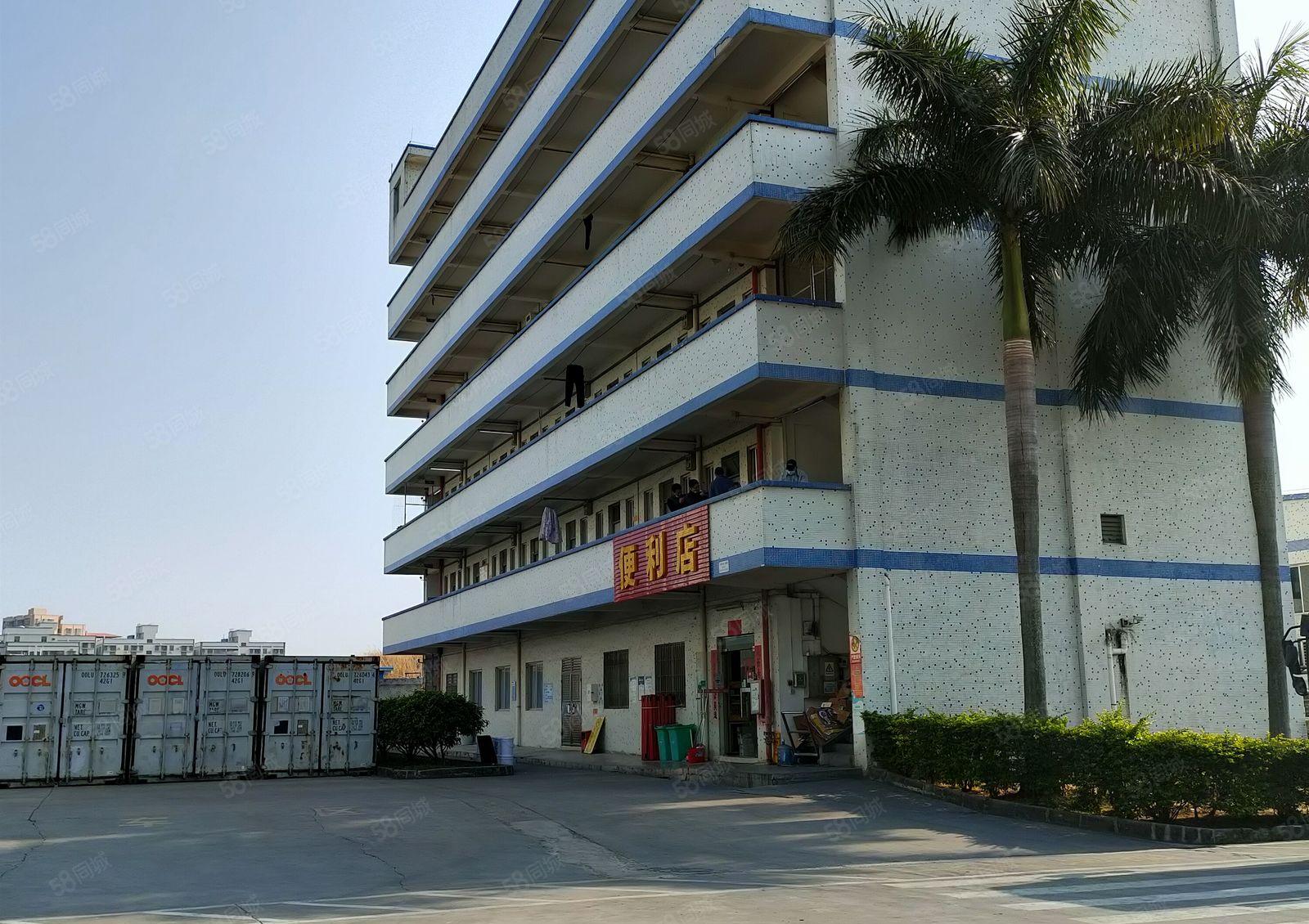 独院厂房出租，厂房8000平米，宿舍2000平米