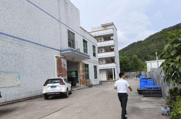 新圩原房东小独院3000平低价出租，好进车无行业限制