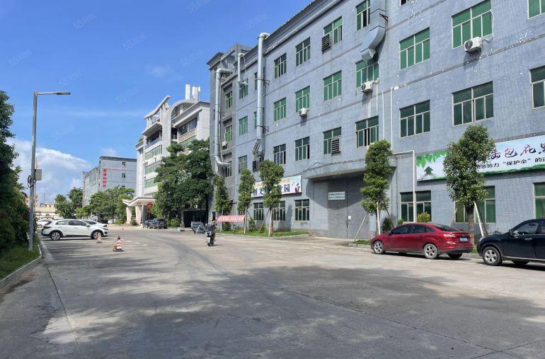 新圩临深工业园楼上单层面积1000平现成装修厂房低价出租