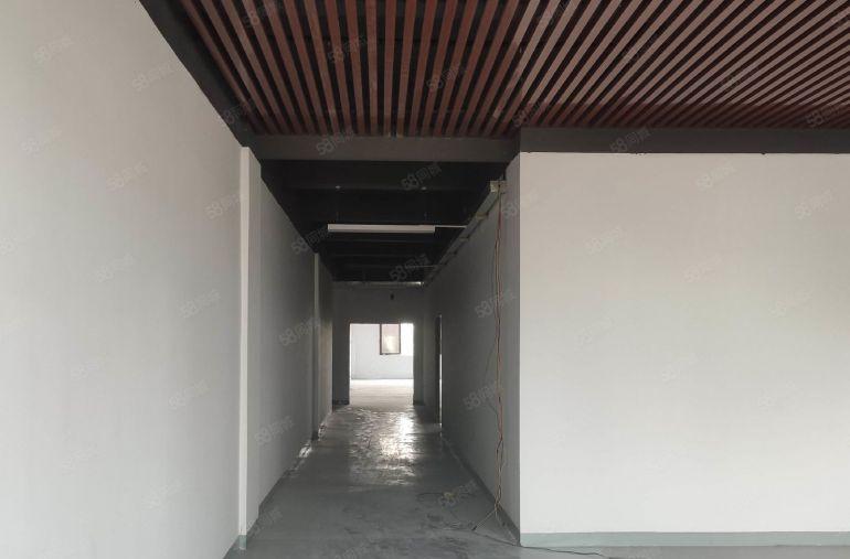 10块带装修！秋长楼上2000平全新地坪漆标准厂房仓库出租