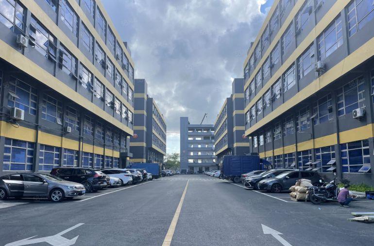 10块！秋长楼上1000平现成装修厂房仓库出租可分租500平