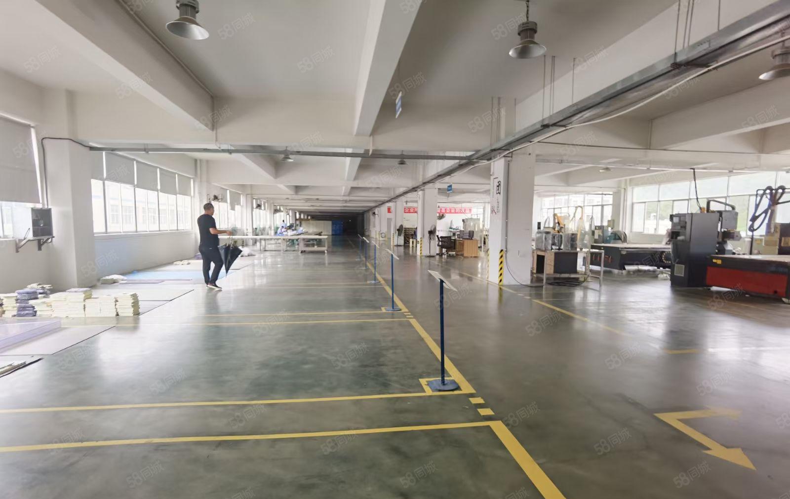 新圩镇成熟园区 新出楼上2200平厂房出租 园区空地大带装修