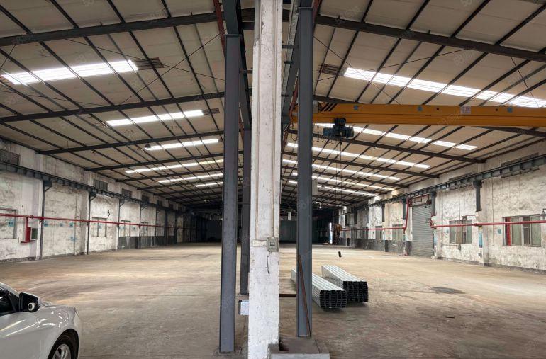 独院3000平13块厂房仓库出租现成水电带4部行车可分租。