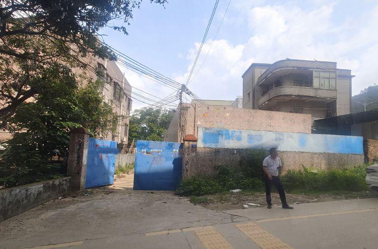 无行业限制独门独院长布独门独院800平钢构厂房