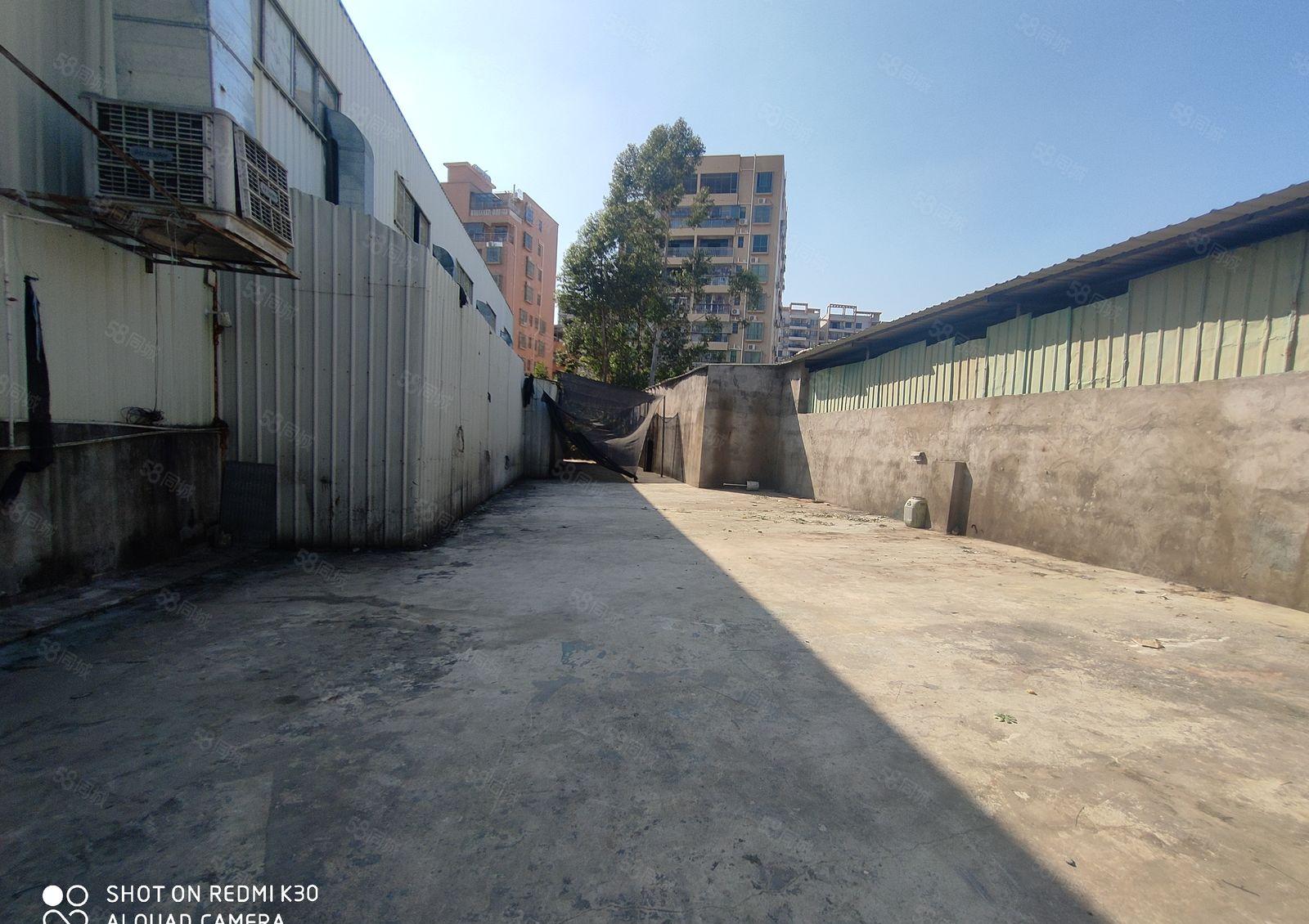 独门独院钢构，方便进出大车，滴水10米，证件齐全。