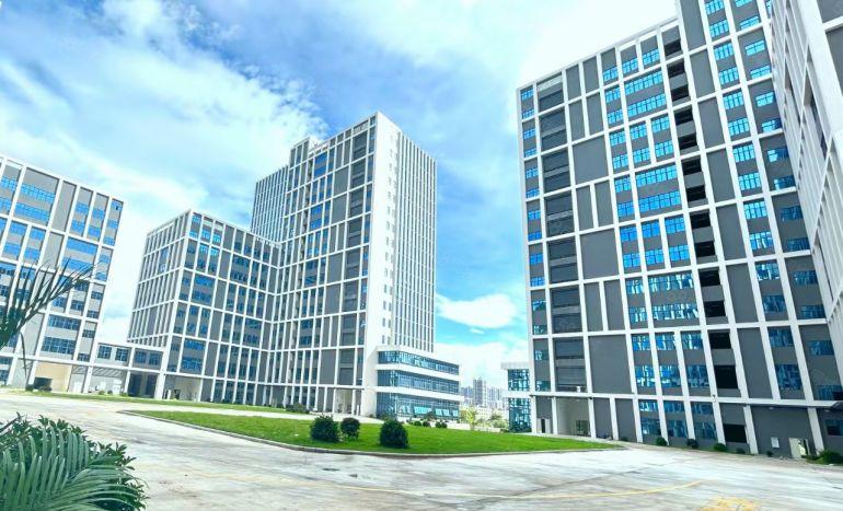 可根据客户要求装修交付，分租，返佣，返佣，返佣一手厂房出租。