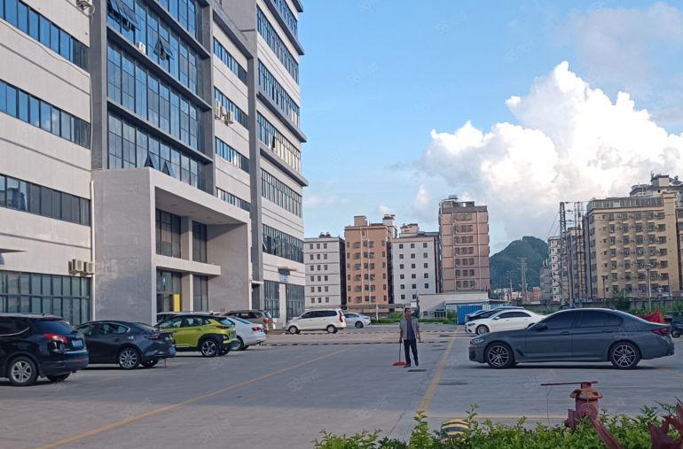 惠阳镇隆万里工业区红本标准厂房一楼1400平方米