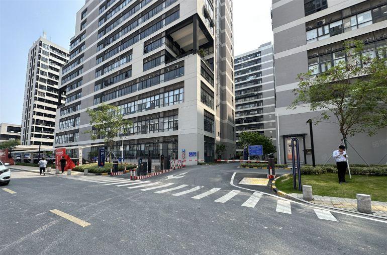 秋长标准厂房带装修低价出租原房东实际面积免转让费拎包入住