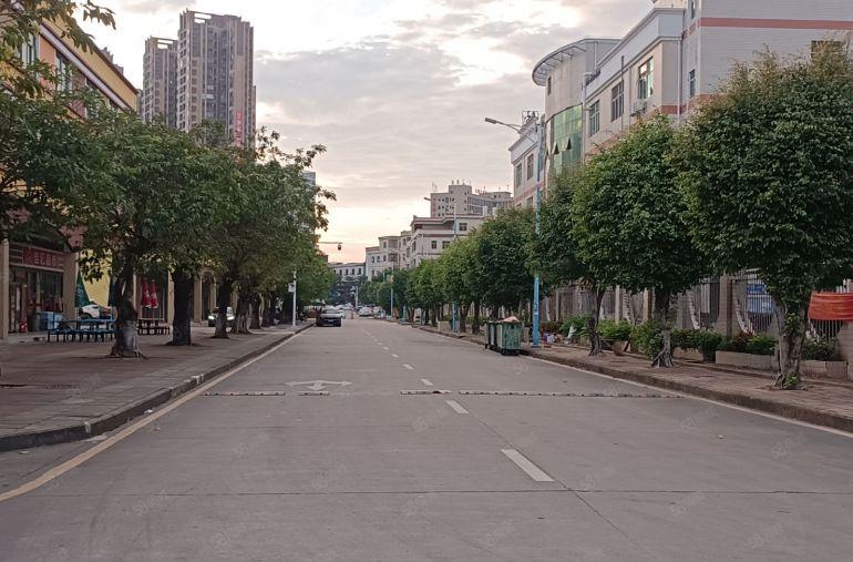 惠阳镇隆205国道边红本标准厂房一楼750平方米出租