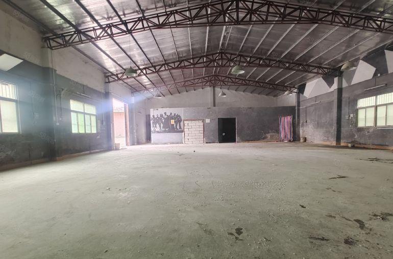 新圩  厂房仓库750平独门独院整租  配套齐全  低价出租