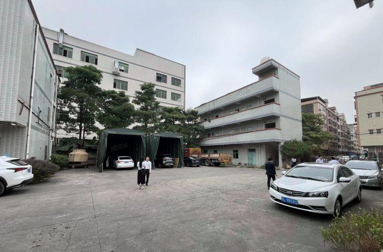 秋长维布新出原房东钢构独院3000平空地大 好进大车