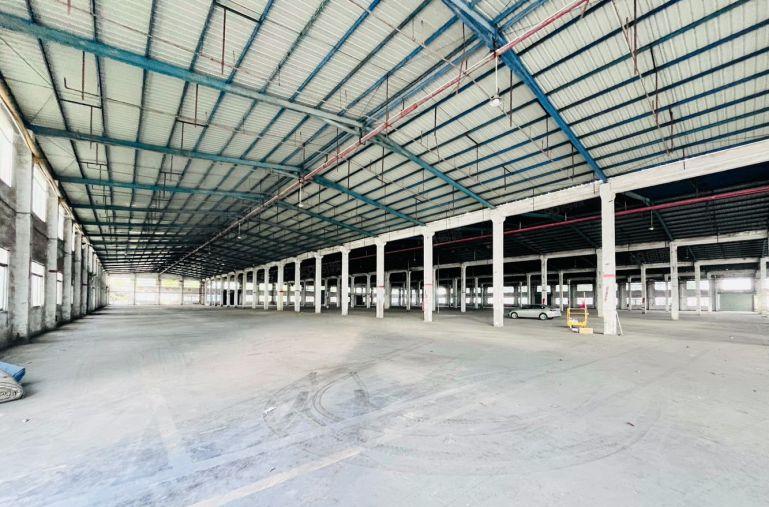 9块 租秋长8米高32000平钢构可以分租有红本有喷淋