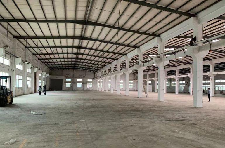 秋长独门独院钢构6000平方有牛腿原房东实际面积空地大招租