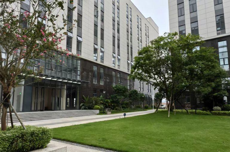 8块！三和2000平原房东厂房仓库出租精装修办公室可分租