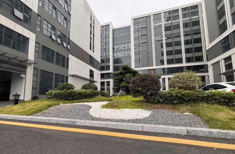 8块！带装修2000平镇隆厂房仓库出租水电齐全