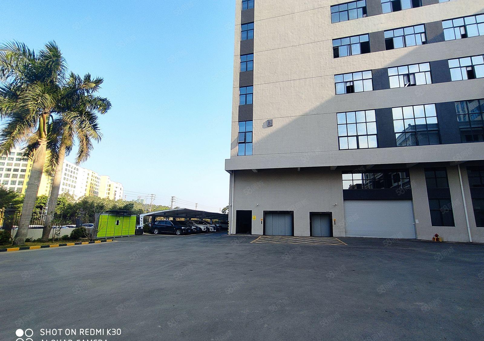 原房东出租，证件齐全。水电按需。配有2部货梯，1部5吨货梯。