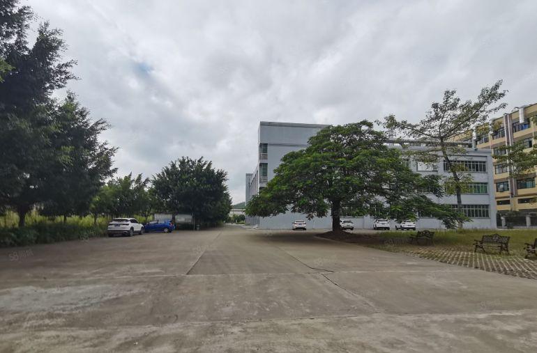 花园式独院厂房出租 13元平方 带喷油环评设备 带空地3万平