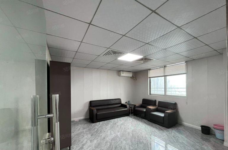 精装修办公室130平租金2500元带家私家电，有其他面积