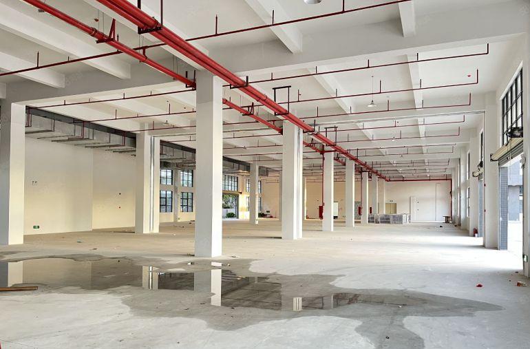 空地大 秋长茶园新出2000平一楼6.5米高厂房仓库低价出租