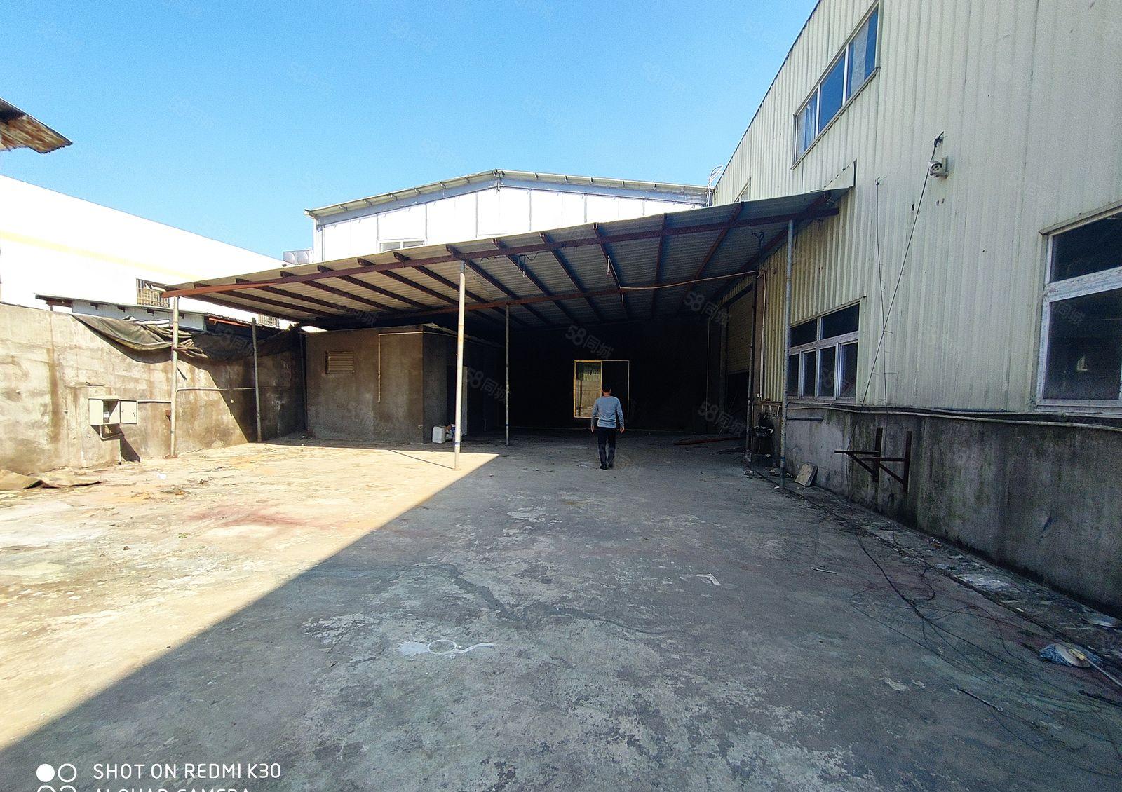 独门独院钢构，方便进出大车，滴水10米，证件齐全。