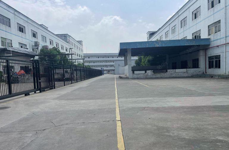 9元三层独院！镇隆万里工业区4500平厂房仓库低价出租可分租