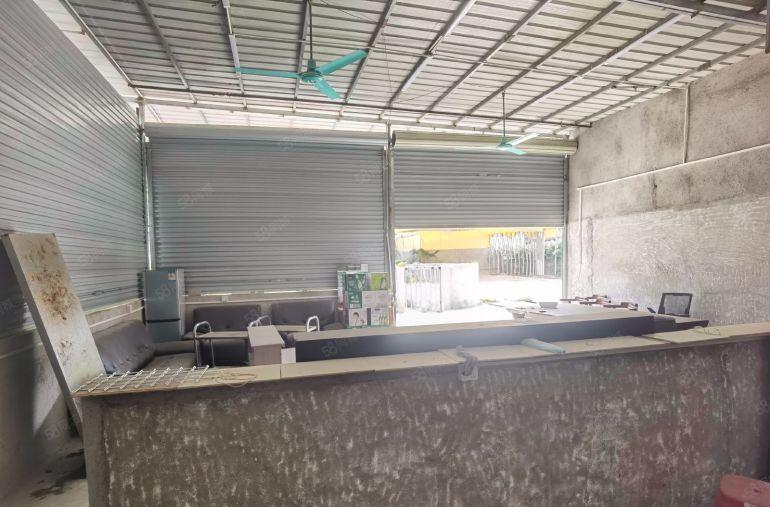 菜市场旁独院钢构加空地，可做餐饮，露营地，烧烤夜市等