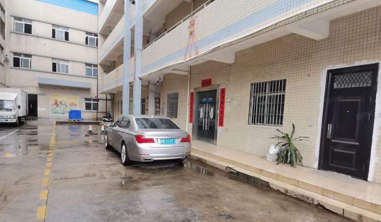 5元厂房！镇隆新圩一楼800平带装修楼上350平仓库出租!