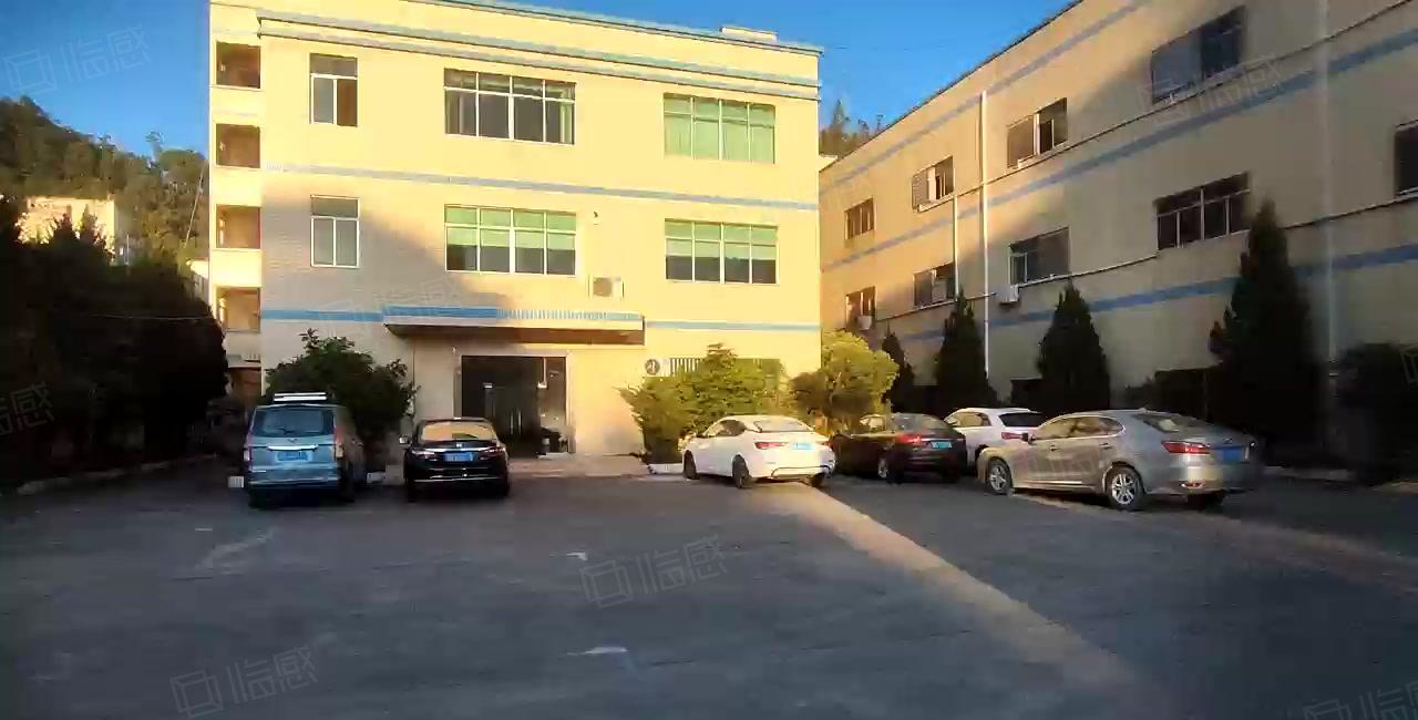 秋长白石独门独院厂房出租4000平方形象好空地大好招工