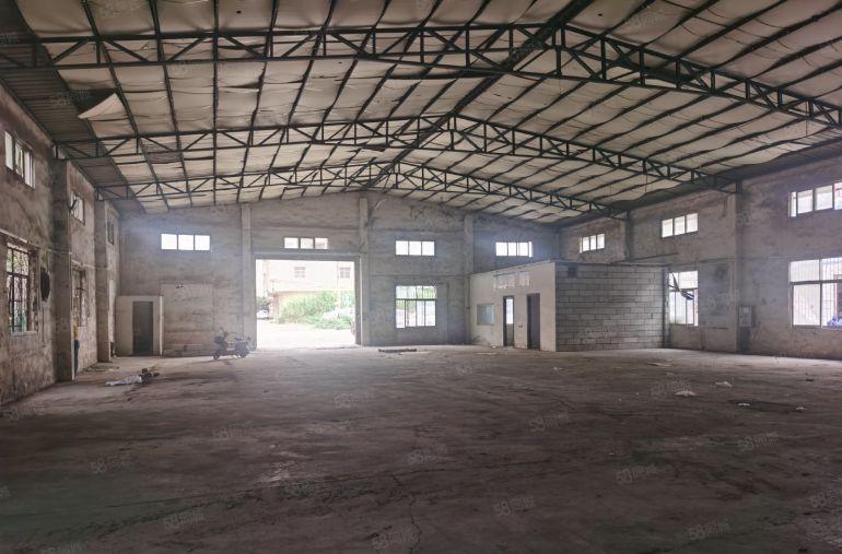 门口空地超大的钢构厂房900平方出租