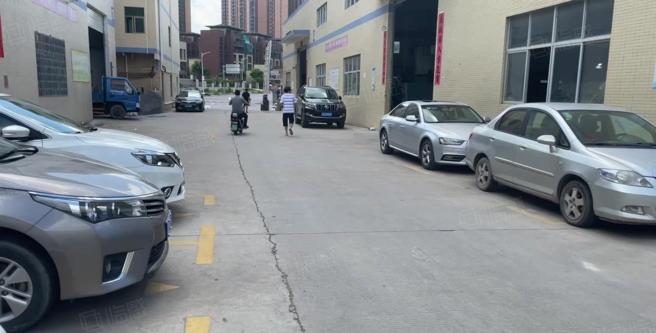 新圩镇镇中心园区独栋砖墙到顶单一层钢构6千平方厂房出租可分租