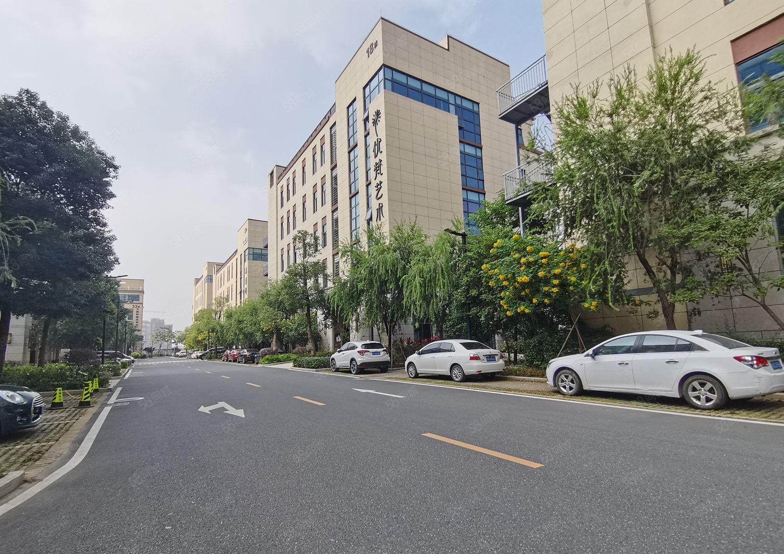 秋长白石工业区3000平厂房仓库出租精装修原房东可分租