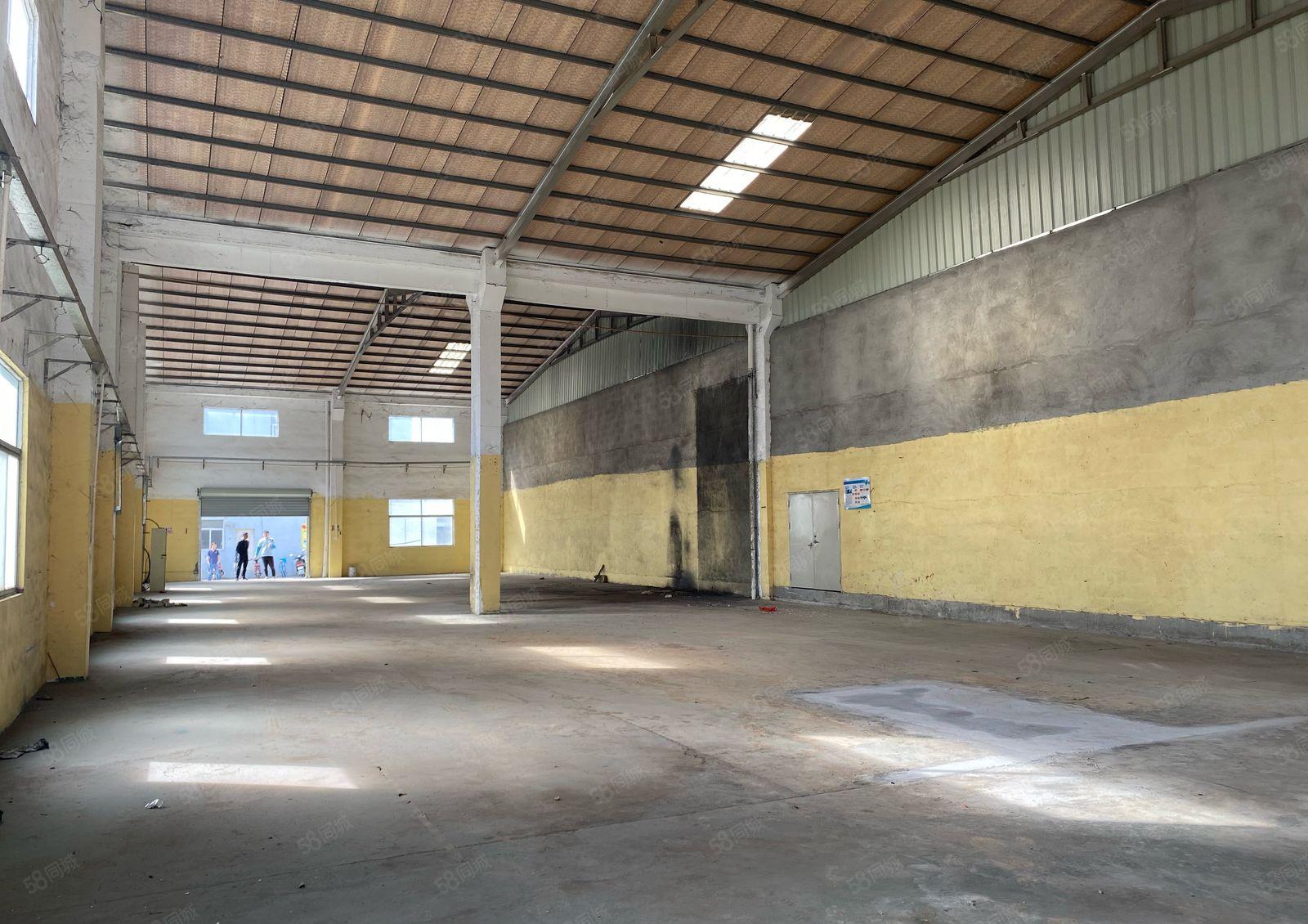 新圩高速路口800平仓库厂房红本可办环评滴水高8米可喷油