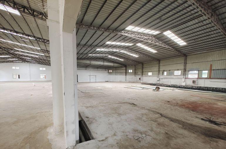 新圩东风原房东2500平钢构厂房