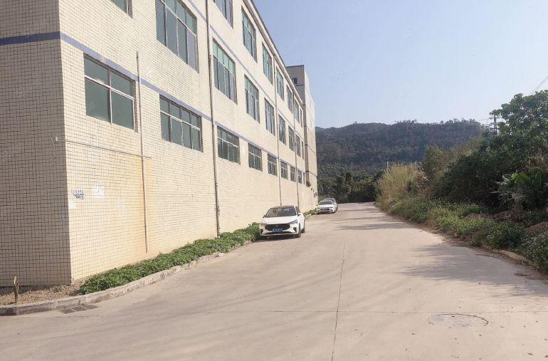 9元独院！镇隆皇后村5000平独院厂房仓库低价出租 大小分租