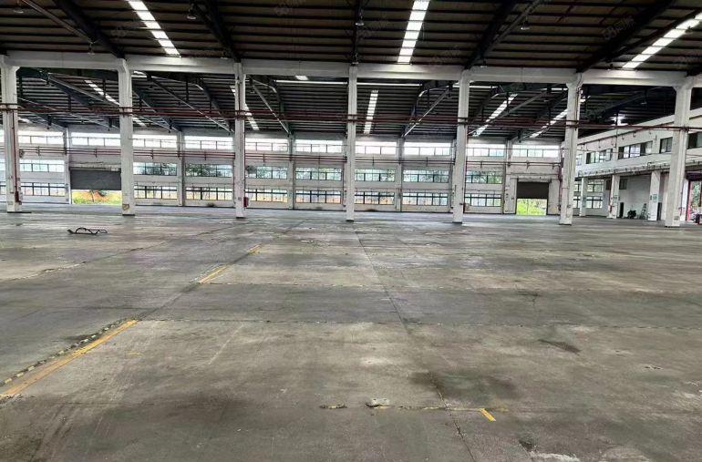 平潭10米高钢构12元低价出租高速口独门独院仓库出租现成行车