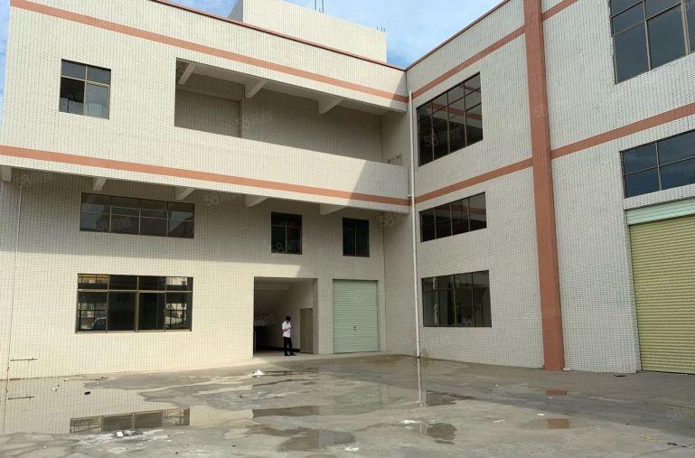 新圩长布主干道旁独院7200平实际面积可分租500起底价8元