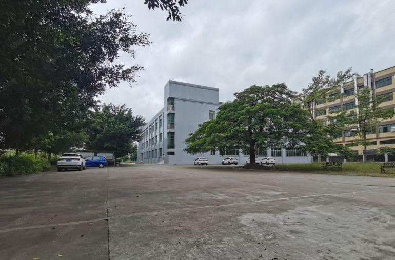 花园式独院厂房出租 13元平方 带喷油环评设备 带空地3万平