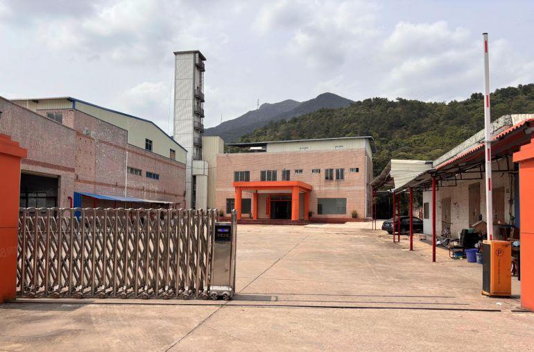 独院3000平13块厂房仓库出租现成水电带4部行车可分租。