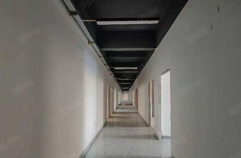 淡水中心区，大小面积均可分租，包隔墙，带装修厂房仓库出租