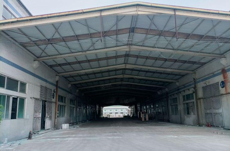 3000平国道边9米钢构带航车红本工业厂房