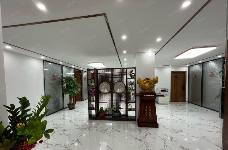 大亚湾万达装修办公室，租金2000元，带家私，拎包进驻。