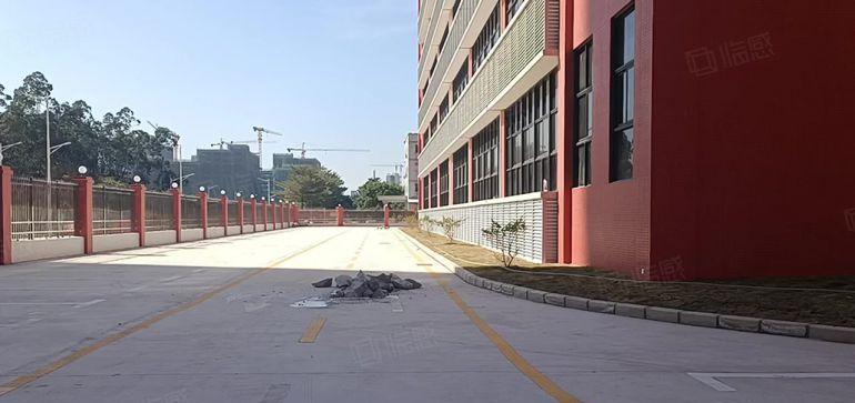 大亚湾全新厂房2000平低价10块出租园区配套齐全可做电池。