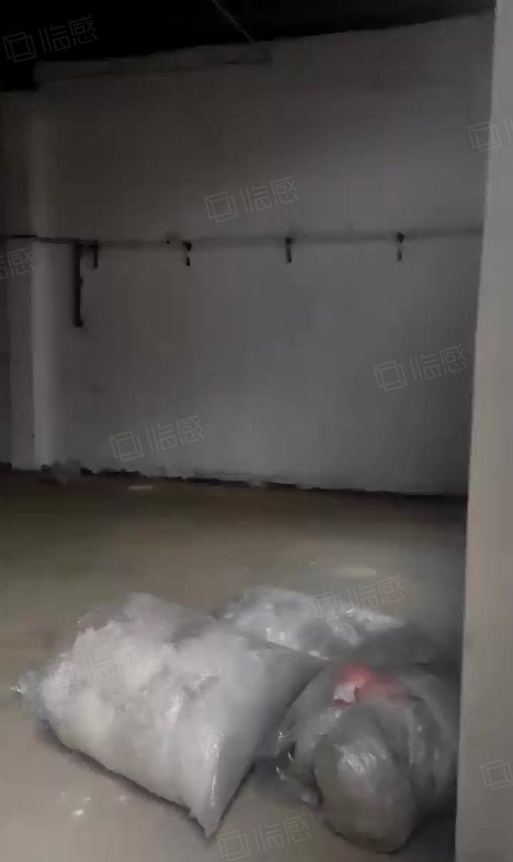 独门独院，租金便宜，按实际面积出租。