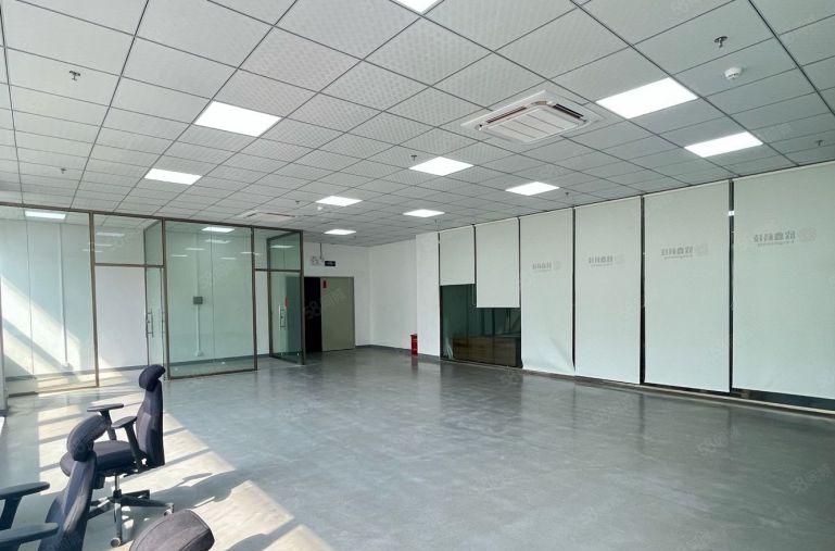 十块！大亚湾西区新出一层一千平楼上厂房仓库带装修 园区空地大