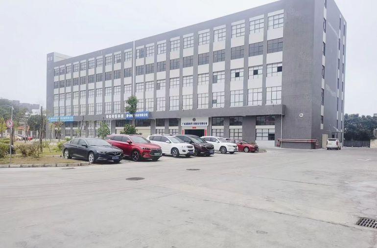 大亚湾比亚迪附近，一二楼各1300平，带精装修办公室，好分租