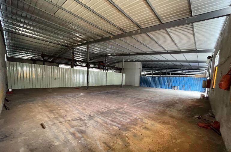 大亚湾石化区西门新空出500平钢构厂房，水电齐全进出车方便