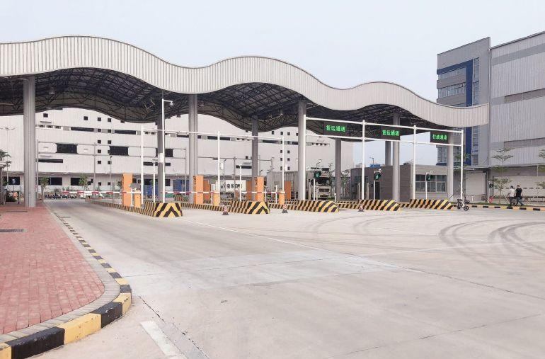 3000平原房东仓库滴水9米带高台金刚砂地坪漆地面