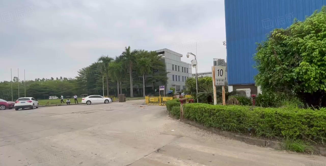 大亚湾1万平临深厂房出租 带行车 层高14米 空地2万可分租