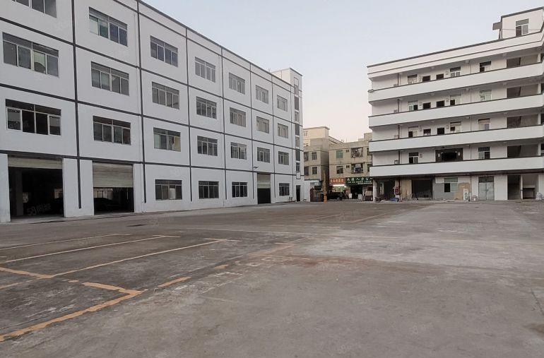 9块！临深大亚湾1600平原房东红本厂房仓库出租可分租