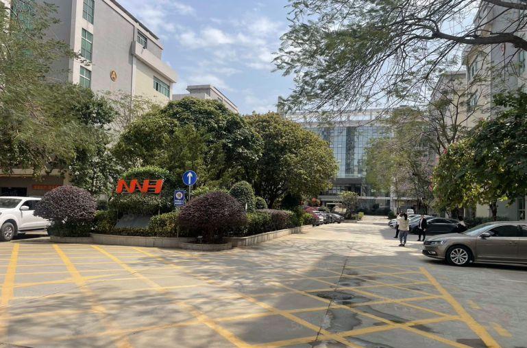 7块大亚湾中心区新出楼上1000平现成装修办公室厂房低价出租